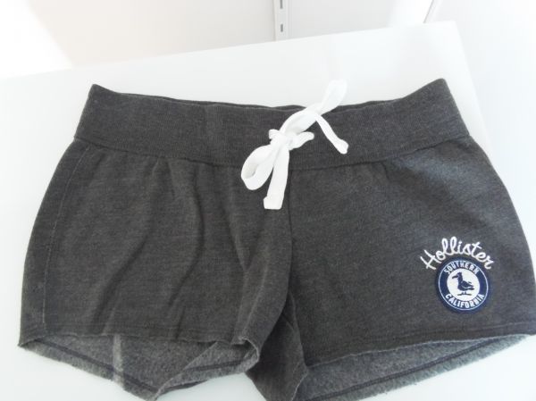 SHORT HOLLISTER MOLETINHO TAMANHOS P- M